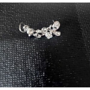 Rhinestone Ear crawler -